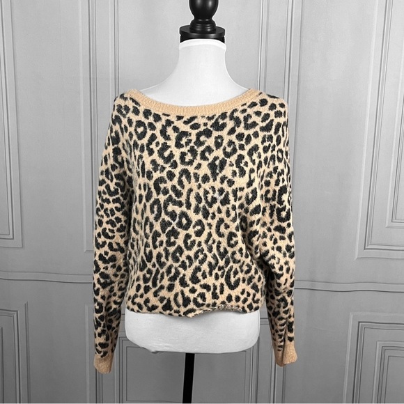 Fuzzy leopard print sweater - Picture 1 of 11